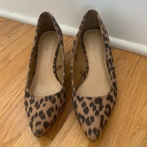 Size 8 leopard print kitten heels OLD NAVY